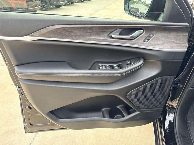 2025 Jeep Grand Cherokee GRAND CHEROKEE L LIMITED 4X2