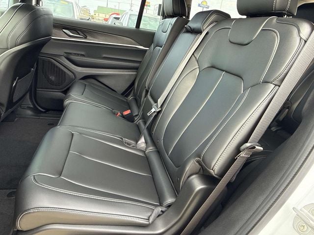 2025 Jeep Grand Cherokee GRAND CHEROKEE L LIMITED 4X2