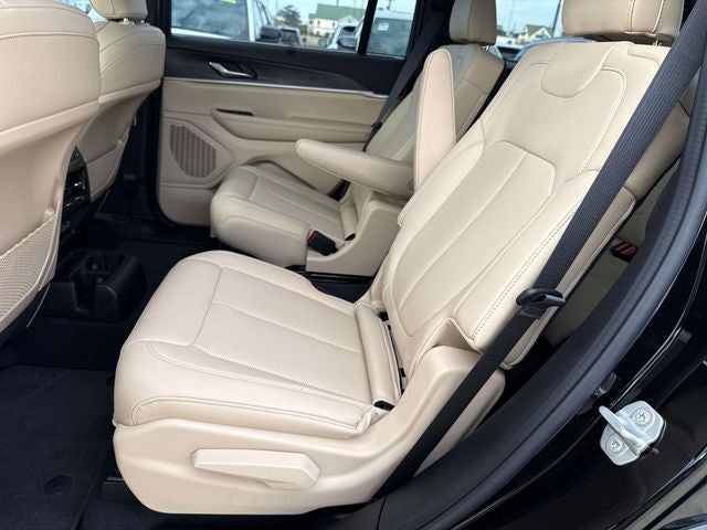 2025 Jeep Grand Cherokee GRAND CHEROKEE L LIMITED 4X2