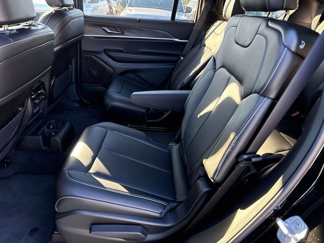 2025 Jeep Grand Cherokee GRAND CHEROKEE L LIMITED 4X2