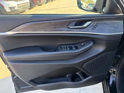 2025 Jeep Grand Cherokee GRAND CHEROKEE L LIMITED 4X2