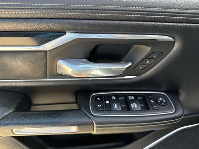2022 RAM 1500 Laramie Crew Cab 4x2 5'7' Box