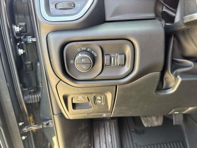 2026 RAM Ram 1500 RAM 1500 LARAMIE CREW CAB 4X2 5'7' BOX