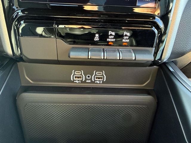 2026 RAM Ram 1500 RAM 1500 LARAMIE CREW CAB 4X2 5'7' BOX