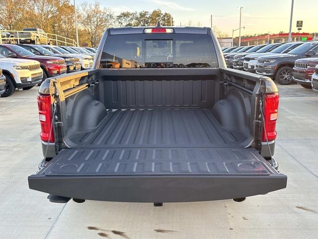 2026 RAM Ram 1500 RAM 1500 LARAMIE CREW CAB 4X2 5'7' BOX