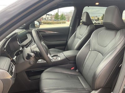 2025 INFINITI QX60 LUXE