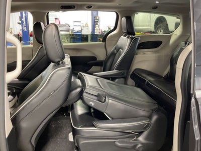 2023 Chrysler Pacifica Hybrid Limited