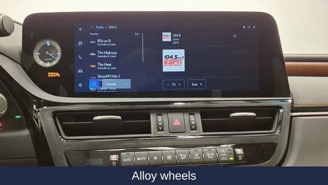 2025 Lexus ES 300h Luxury