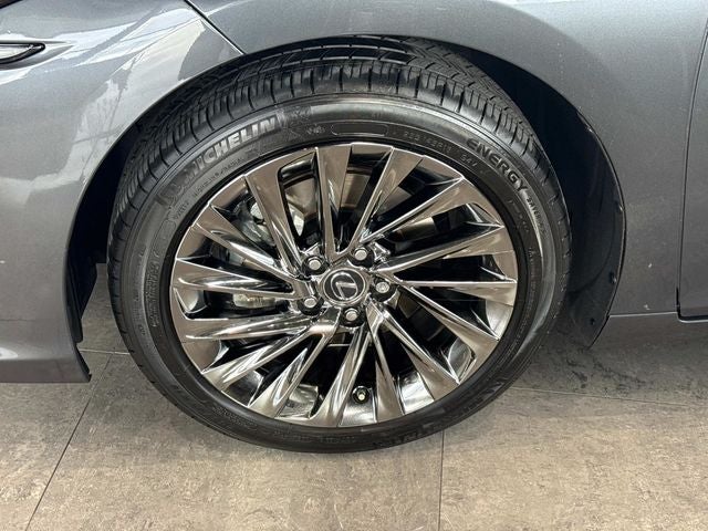 2025 Lexus ES 300h Luxury