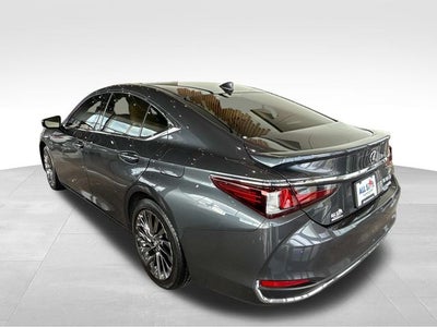 2025 Lexus ES 300h Luxury