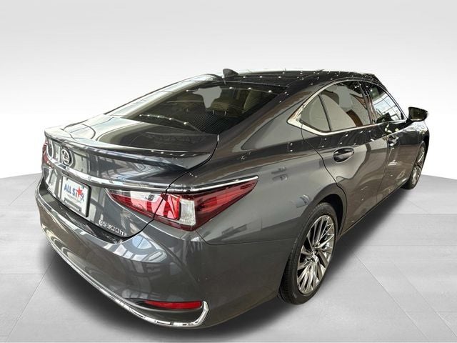 2025 Lexus ES 300h Luxury