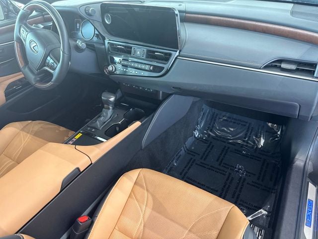 2025 Lexus ES 300h Luxury