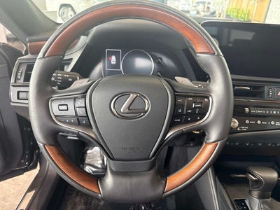2025 Lexus ES 300h Luxury