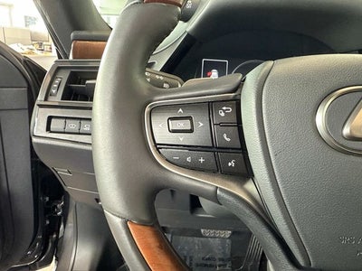 2025 Lexus ES 300h Luxury