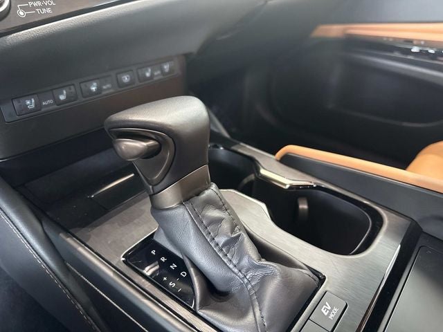 2025 Lexus ES 300h Luxury