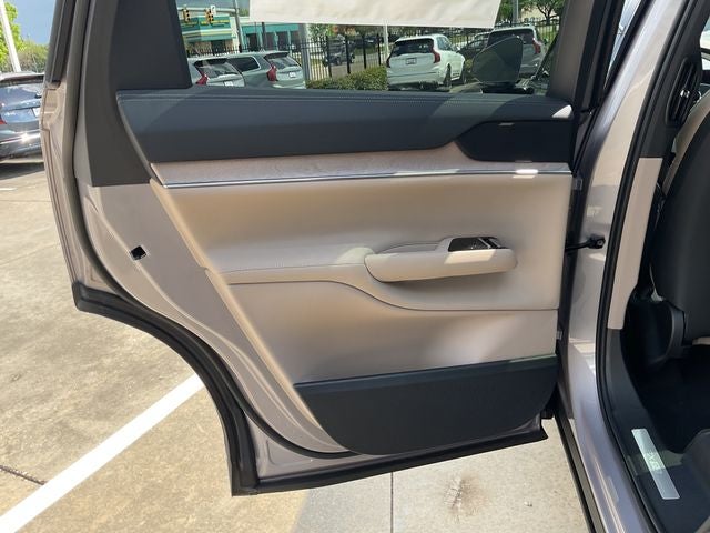 2026 Volvo EX90 Plus