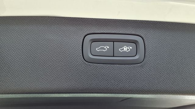 2026 Volvo XC90 B6 Plus 6-Seater