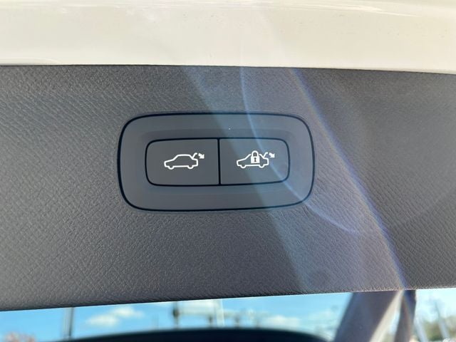 2026 Volvo XC90 B6 Plus 6-Seater