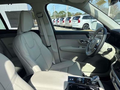 2026 Volvo XC90 B6 Ultra