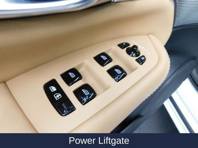 2025 Volvo XC90 B6 Ultra