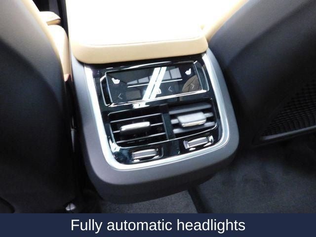 2025 Volvo XC90 B6 Ultra