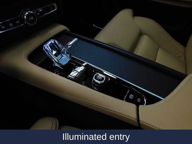 2025 Volvo XC90 B6 Ultra