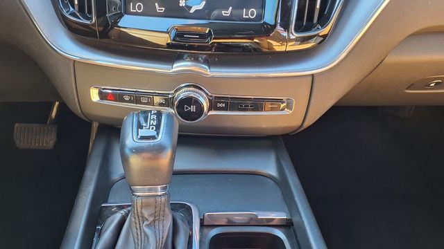 2020 Volvo XC60 T6 Momentum