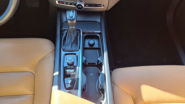 2020 Volvo XC60 T6 Momentum