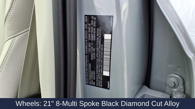 2025 Volvo XC90 Plug-In Hybrid T8 Plus 6 Passenger