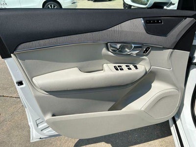 2025 Volvo XC90 Plug-In Hybrid T8 Plus 6 Passenger