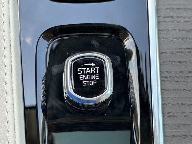 2025 Volvo XC90 Plug-In Hybrid T8 Plus 6 Passenger