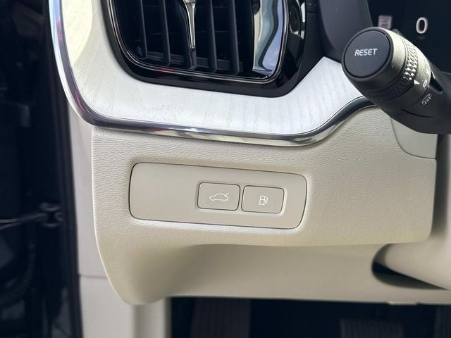 2026 Volvo XC60 Plug-In Hybrid T8 Ultra