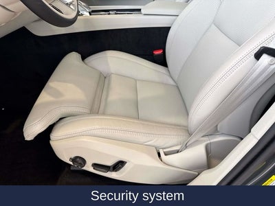 2026 Volvo XC60 Plug-In Hybrid T8 Ultra