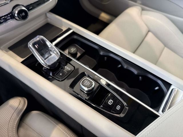 2026 Volvo XC60 Plug-In Hybrid T8 Ultra