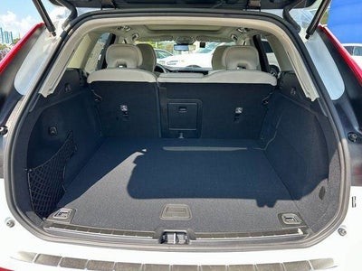 2025 Volvo XC60 Plug-In Hybrid T8 Ultra