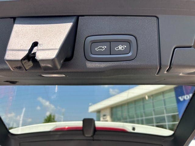 2025 Volvo XC60 Plug-In Hybrid T8 Ultra