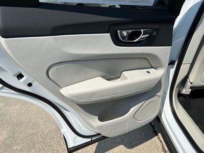 2025 Volvo XC60 Plug-In Hybrid T8 Ultra