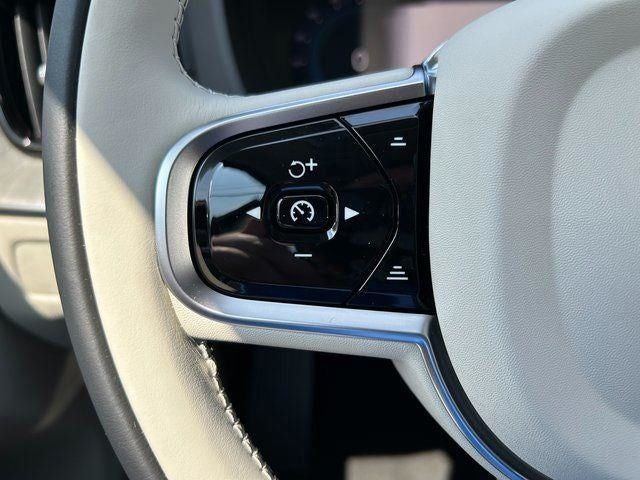 2025 Volvo XC60 Plug-In Hybrid T8 Ultra