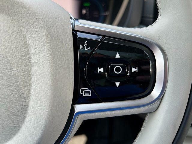 2025 Volvo XC60 Plug-In Hybrid T8 Ultra