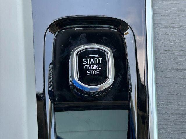 2025 Volvo XC60 Plug-In Hybrid T8 Ultra