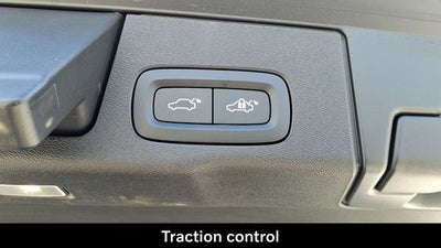 2023 Volvo XC60 B5 Ultimate Bright Theme