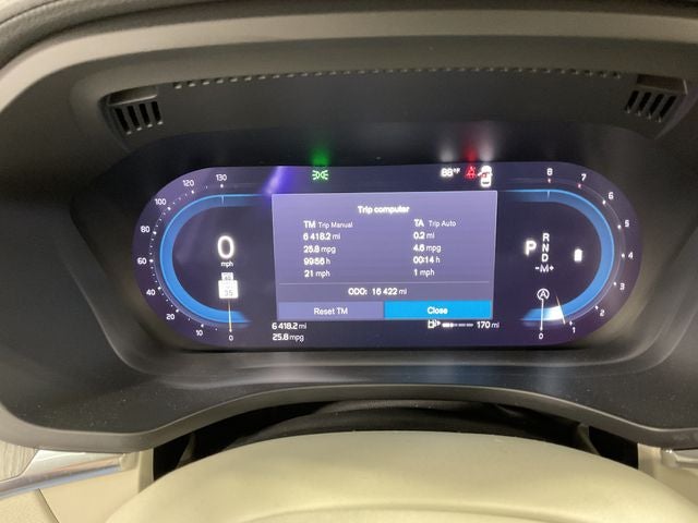 2023 Volvo XC60 B5 Ultimate Bright Theme