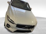 2023 Volvo XC60 B5 Ultimate Bright Theme