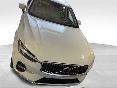 2023 Volvo XC60 B5 Ultimate Bright Theme