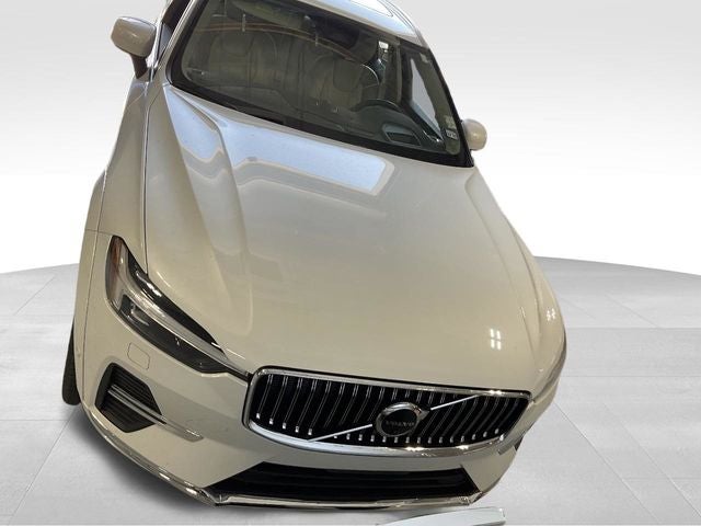 2023 Volvo XC60 B5 Ultimate Bright Theme