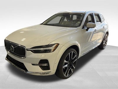 2023 Volvo XC60 B5 Ultimate Bright Theme