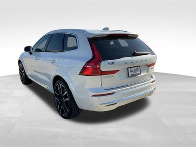 2023 Volvo XC60 B5 Ultimate Bright Theme