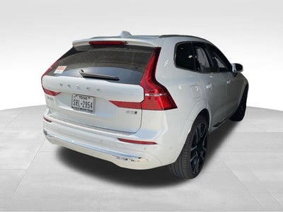 2023 Volvo XC60 B5 Ultimate Bright Theme