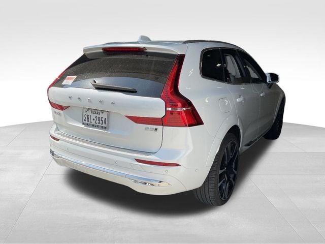 2023 Volvo XC60 B5 Ultimate Bright Theme