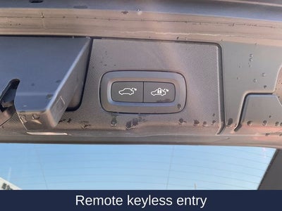 2022 Volvo XC60 B5 Momentum